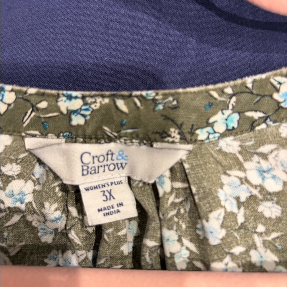 Croft & Barrow Olive Floral Blouse - Picture 3 of 3